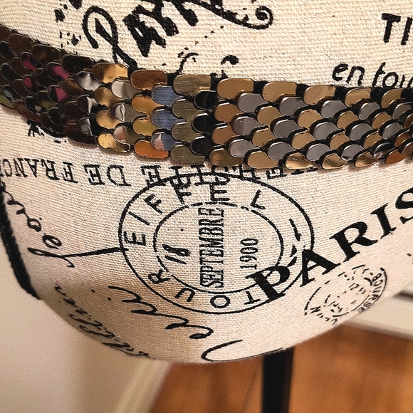 Vintage Gold and Silver Mesh belt. Size Large. Great Condition - Picture 7 of 7